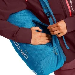 ORTOVOX TRAD ZERO 18 HERITAGE BLUE 23 10 ORTOVOX TRAD ZERO 18 HERITAGE BLUE 23 -DEUTER Shop 9 102596 trad zero 18l heritage blue 48720 53301 05